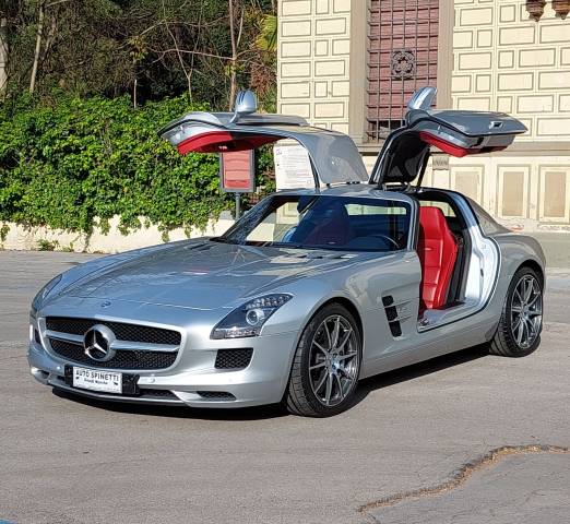 Image 1/11 de Mercedes-Benz SLS AMG (2010)