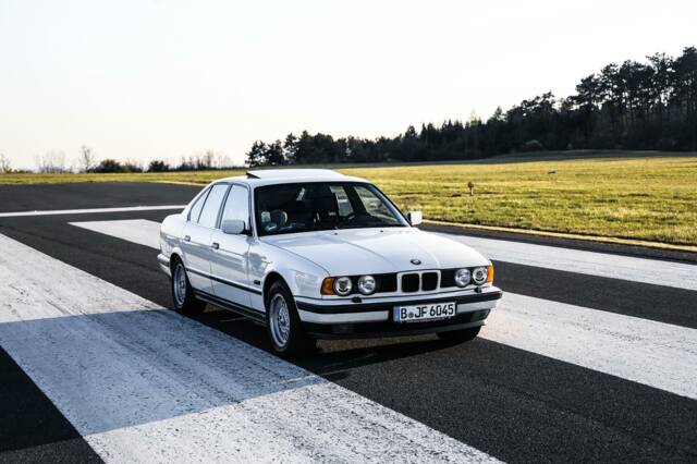 Bild 1/82 von BMW 525i (1993)