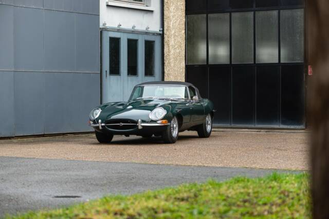 Bild 1/19 von Jaguar E-Type 4.2 (1965)