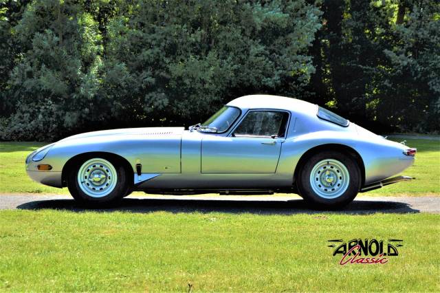 Bild 1/31 von Jaguar E-Type (1968)