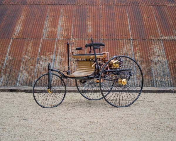 Image 1/19 of Benz Patent-Motorcar Number 1 Replica (1886)
