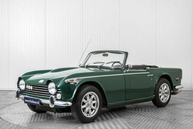 Bild 1/50 von Triumph TR 250 (1968)