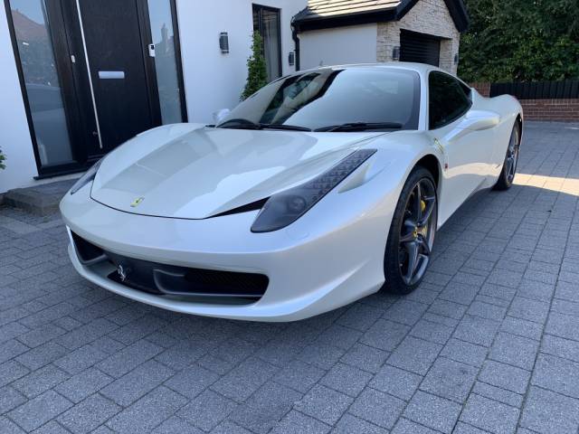 Imagen 1/27 de Ferrari 458 Italia (2011)