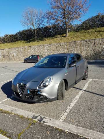 Imagen 1/11 de Alfa Romeo Giulietta 1.8 TBi 16V QV (2016)