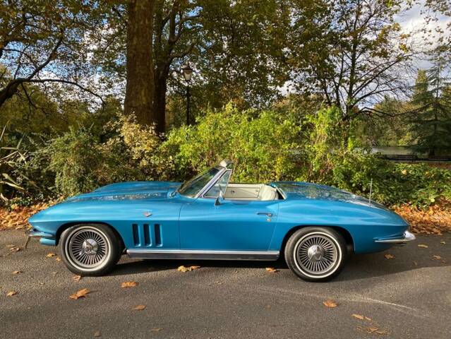 Image 1/50 of Chevrolet Corvette Sting Ray Convertible (1966)
