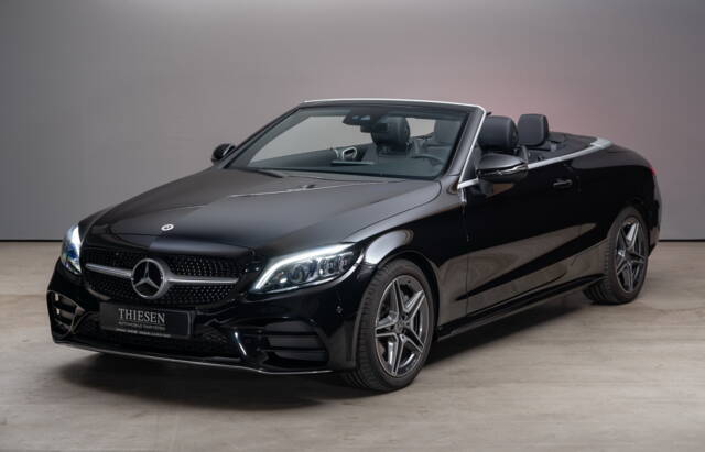 Image 1/41 de Mercedes-Benz C 300 (2023)