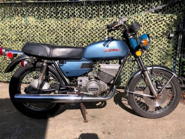 Image 1/31 of Suzuki GT 250 (1973)