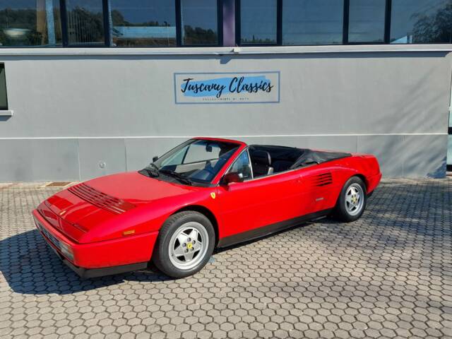 Image 1/18 de Ferrari Mondial T (1990)