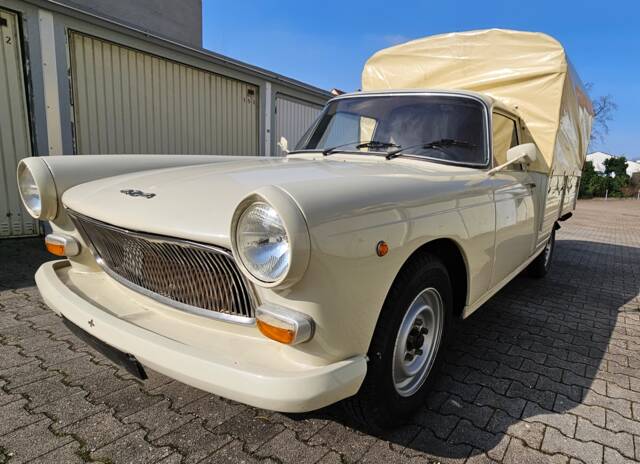 Image 1/20 de Peugeot 404 Camionnette Bâchée (1977)
