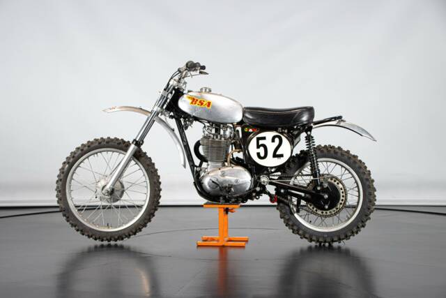 Bild 1/50 von BSA DUMMY (1974)