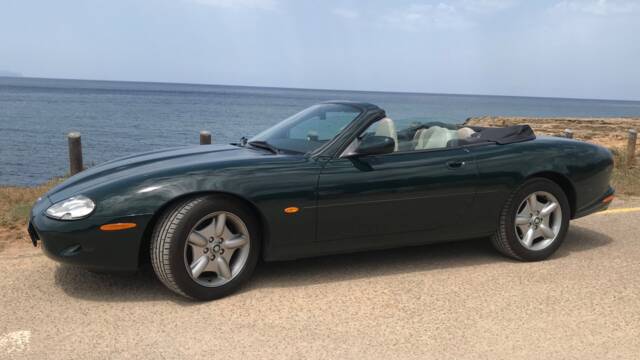 Image 1/22 of Jaguar XK8 4.0 (1996)