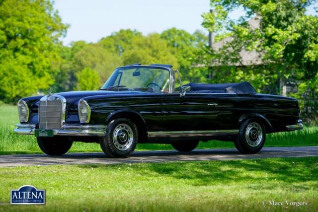 Image 1/52 of Mercedes-Benz 220 SE b (1963)