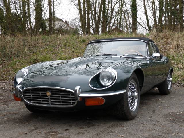 Image 1/28 of Jaguar E-Type V12 (1972)