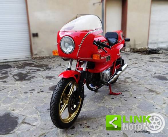 Immagine 1/28 di Ducati DUMMY (1984)