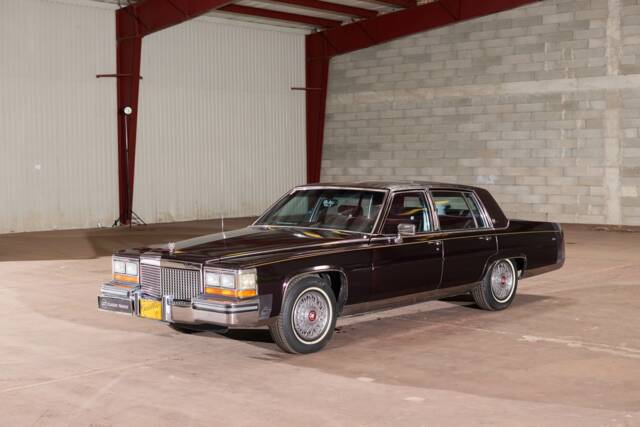 Bild 1/58 von Cadillac Brougham Elegance (1988)