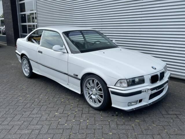 Image 1/8 of BMW 320i (1996)