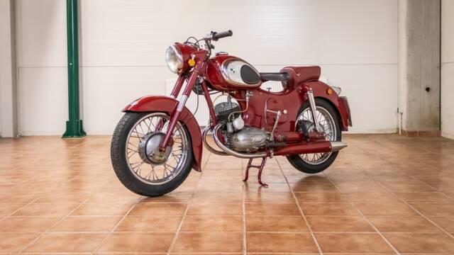 Image 1/10 de Puch 125 SVS (1956)