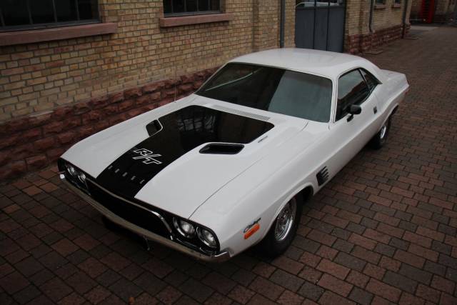 Image 1/14 of Dodge Challenger R&#x2F;T (1972)