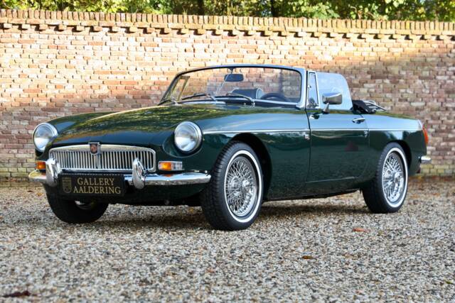 Image 1/50 of MG MGB (1974)