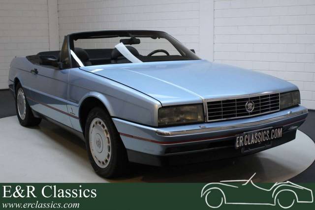 Image 1/30 of Cadillac Allanté (1990)