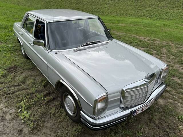 Image 1/8 of Mercedes-Benz 230/4 (1975)