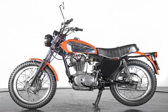 Immagine 1/27 di Ducati DUMMY (1974)