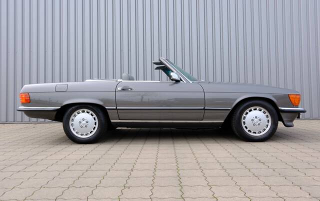 Image 1/97 de Mercedes-Benz 560 SL (1987)