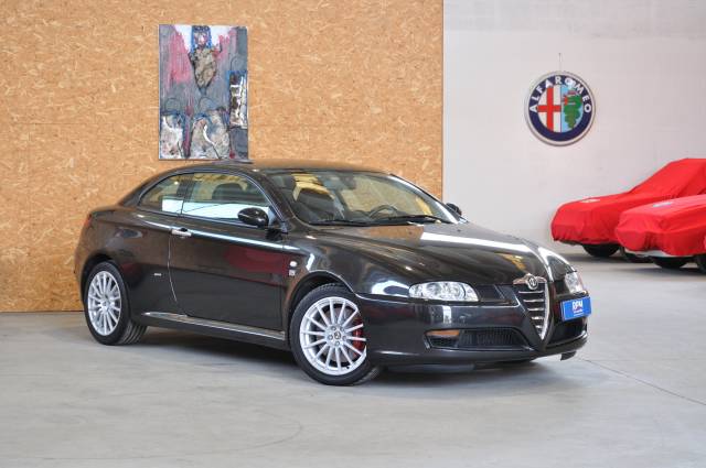 Imagen 1/73 de Alfa Romeo GT 3.2 V6 (2004)