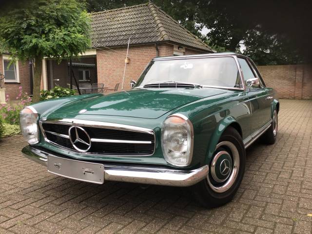 Image 1/20 of Mercedes-Benz 230 SL (1967)