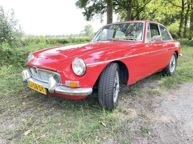 Image 1/8 of MG MGC GT (1968)