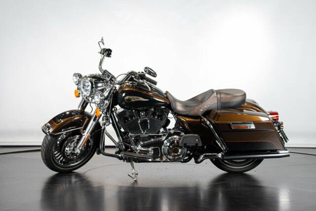Bild 1/50 von Harley-Davidson DUMMY (2013)