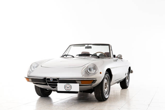Image 1/20 of Alfa Romeo 2000 Spider Veloce (1982)
