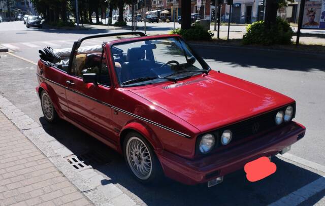 Image 1/55 de Volkswagen Golf Mk I Convertible 1.6 (1990)