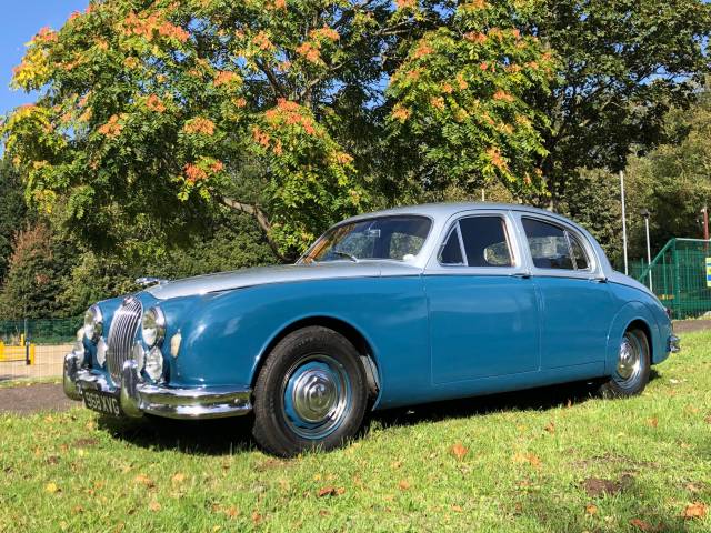Image 1/17 of Jaguar 2.4 Litre (1958)