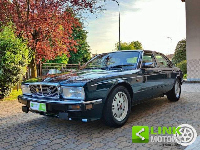 Immagine 1/9 di Daimler Six (1991)