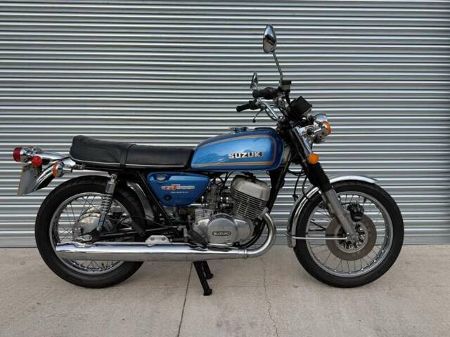 Image 1/42 of Suzuki GT 500 (1976)