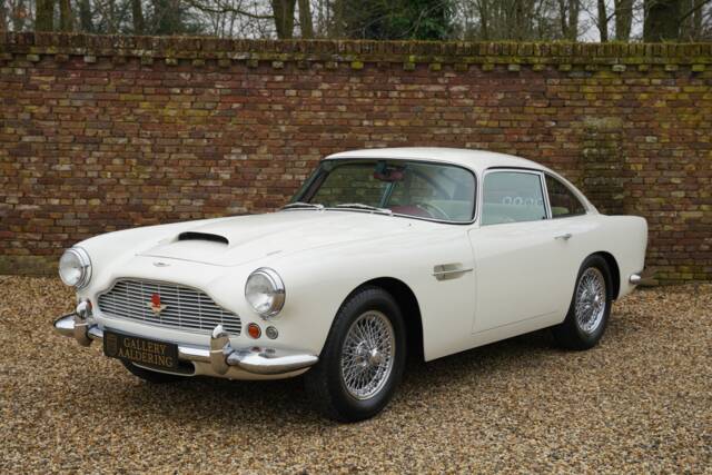 Afbeelding 1/50 van Aston Martin DB 4 (1961)