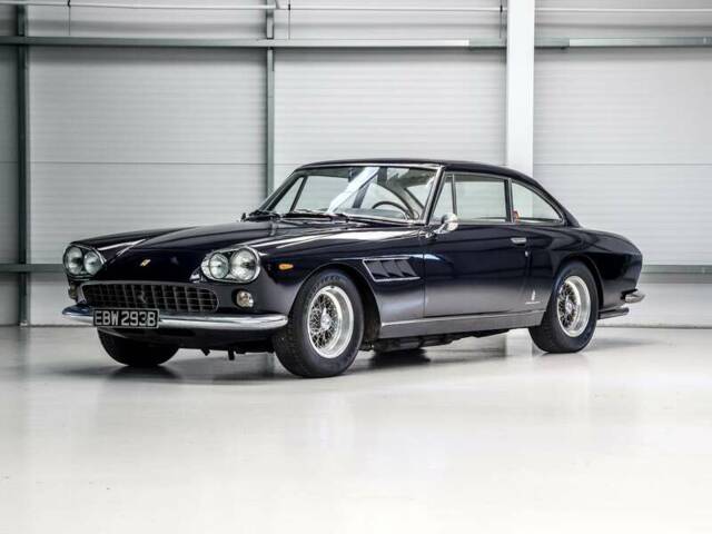 Bild 1/30 von Ferrari 330 GT 2+2 (1964)