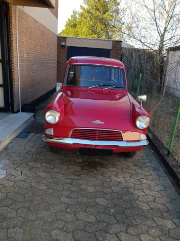 Ford Anglia 250 Fascinante