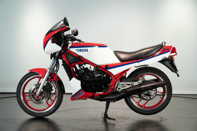 Image 1/43 of Yamaha DUMMY (1985)