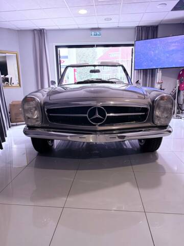 Image 1/36 of Mercedes-Benz 230 SL (1966)