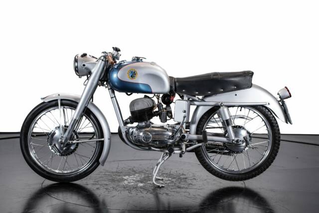 Bild 1/25 von Beta DUMMY (1953)