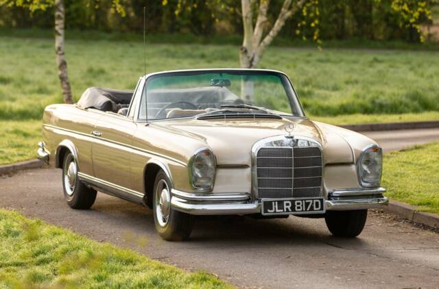 Bild 1/8 von Mercedes-Benz 300 SE (1966)
