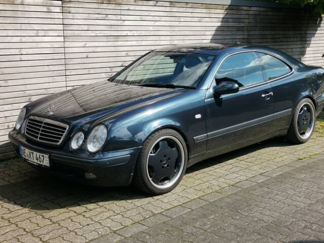 Image 1/11 of Mercedes-Benz CLK 430 (1999)