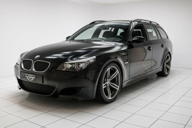 Bild 1/21 von BMW M5 Touring (2009)