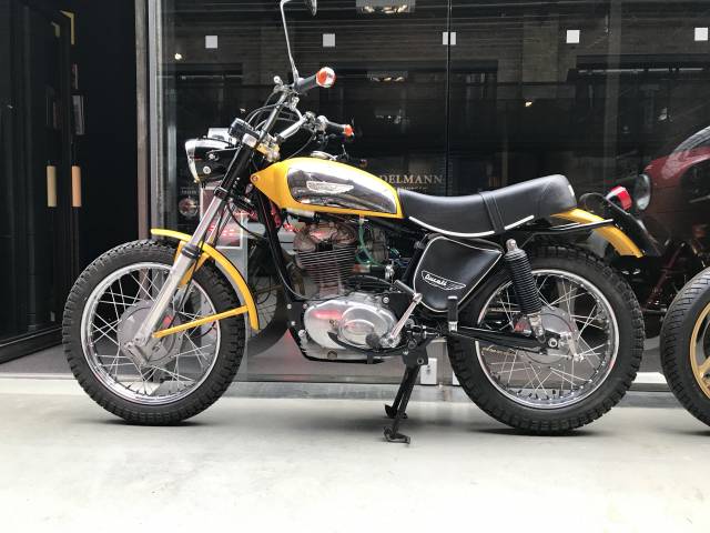 Immagine 1/16 di Ducati DUMMY (1972)