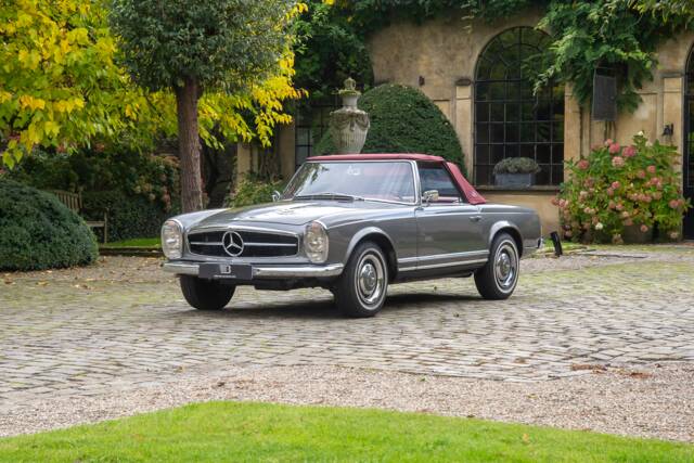 Image 1/28 of Mercedes-Benz 230 SL (1965)