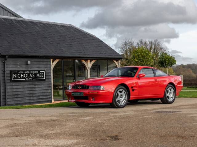 Image 1/58 of Aston Martin V8 Coupé (1997)