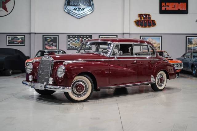 MERCEDES ADENAUER W 186 - 300 B Oldtimer