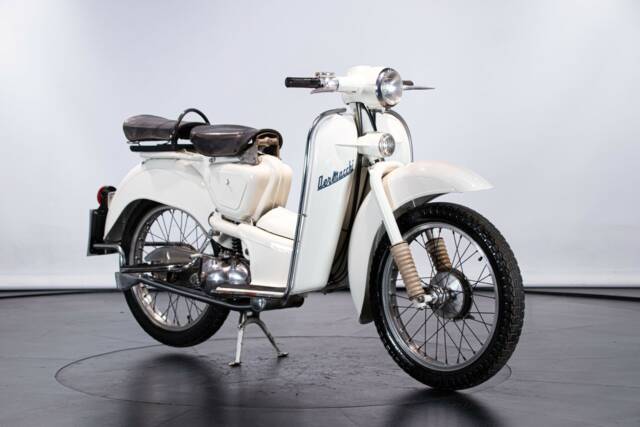 Image 1/17 of Aermacchi Zeffiro 125 (1956)